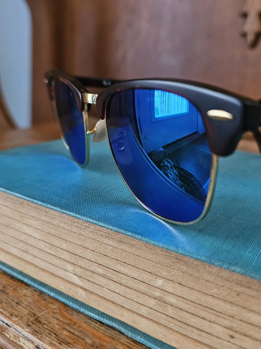 Ray-Ban Clubmaster RB3016 1145/17 Blue Mirror Havana Gold 51mm Sunglasses